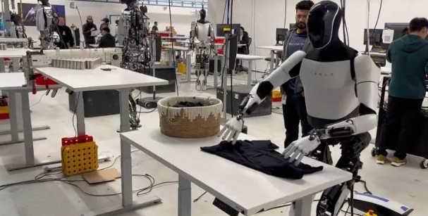 Foto - Bill Gates insanlara çip mi taktı? Komplo teorisi mi gerçek mi?