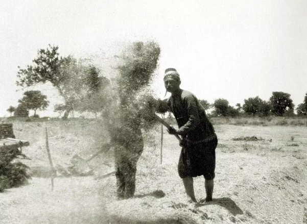 Foto - Bill Gates insanlara çip mi taktı? Komplo teorisi mi gerçek mi?