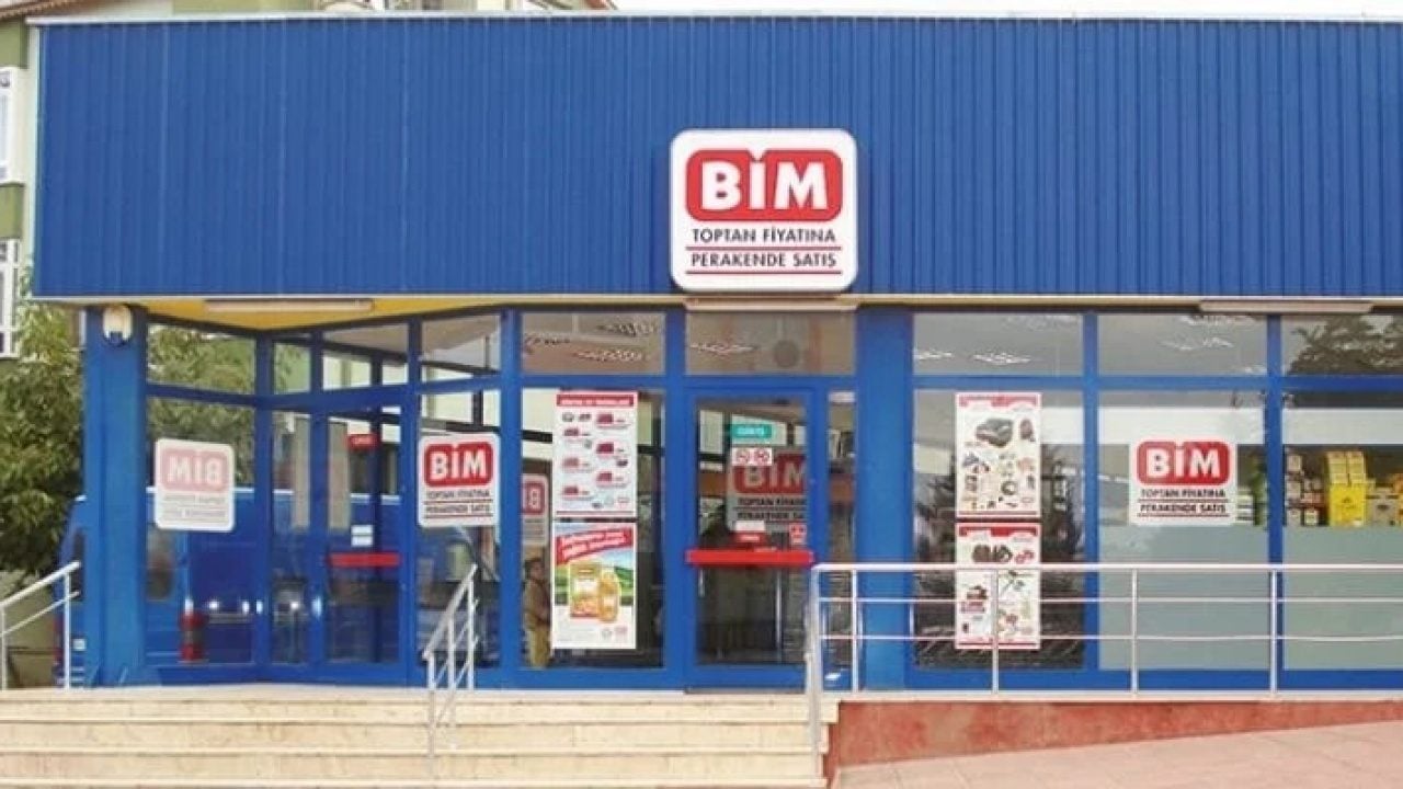 BİM indirimin kralını yaptı: 2990 liraya elektrikli süpürge, 1290 liraya ütü geliyor