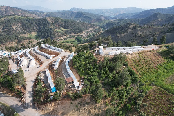 Foto - Bin rakımlı köyde böyle önlem alındı! Tonlarca ağırlıktaki dev kayalar köye yaklaştı! 