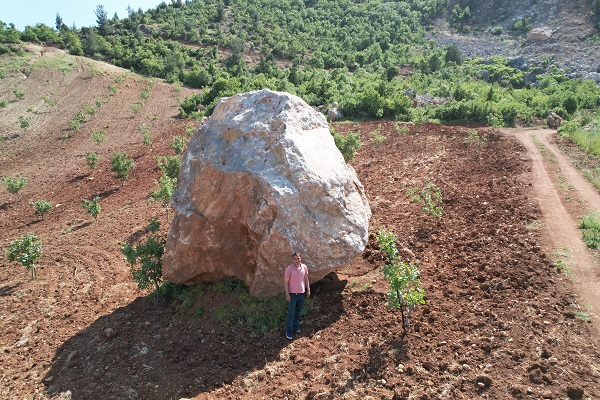 Foto - Bin rakımlı köyde böyle önlem alındı! Tonlarca ağırlıktaki dev kayalar köye yaklaştı! 