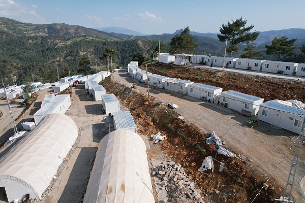 Foto - Bin rakımlı köyde böyle önlem alındı! Tonlarca ağırlıktaki dev kayalar köye yaklaştı! 