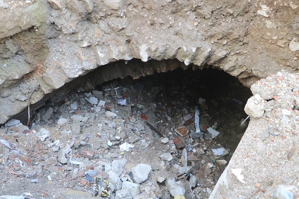 Foto - Bina temelinde bakın ne oluştu!