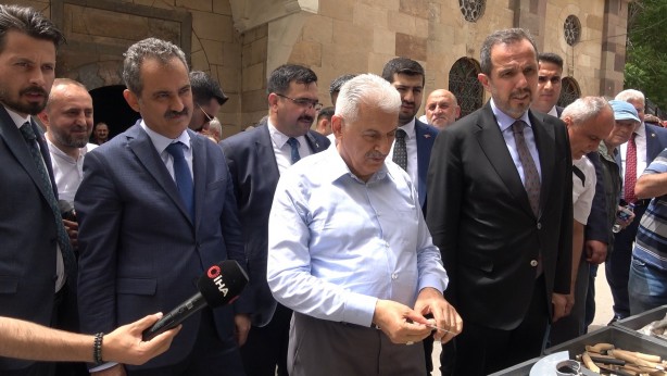 Foto - Binali Yıldırım: Türkiye'nin asli görevi budur!