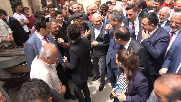 Foto - Binali Yıldırım: Türkiye'nin asli görevi budur!