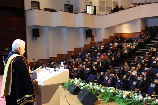 Foto - Binali Yıldırım’a "Fahri Profesör" unvanı!