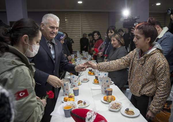 Foto - Binali Yıldırım'dan anlamlı ziyaret