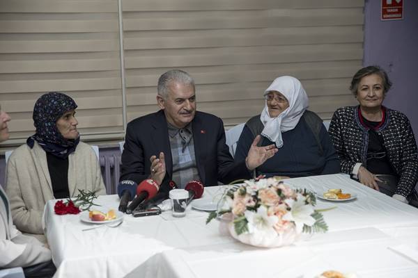 Foto - Binali Yıldırım'dan anlamlı ziyaret