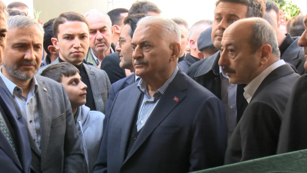 Binali Yıldırım'ın annesi son yolculuğuna uğurlandı!