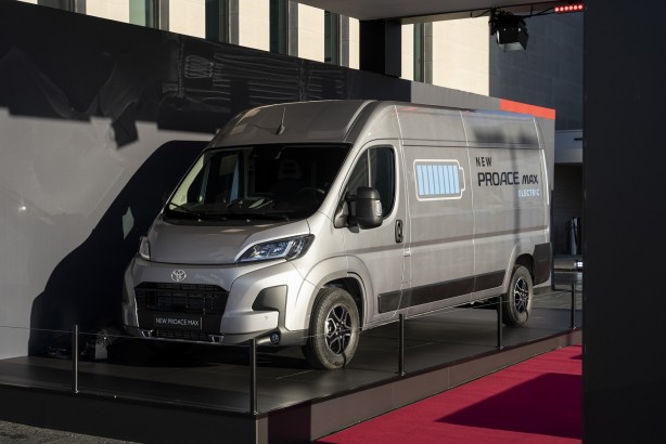 Foto - Binek ve ticari araç satışlarında durdurulamıyor! Rekor denince akla Toyota geliyor!