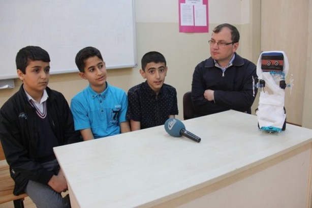 Bingöl'de öğrenciler 'Hacı Robot' tasarladı