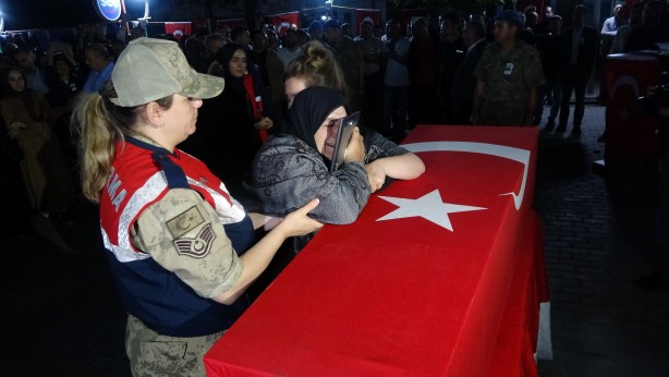 Foto - Bingöllü şehit son yolculuğuna uğurlandı