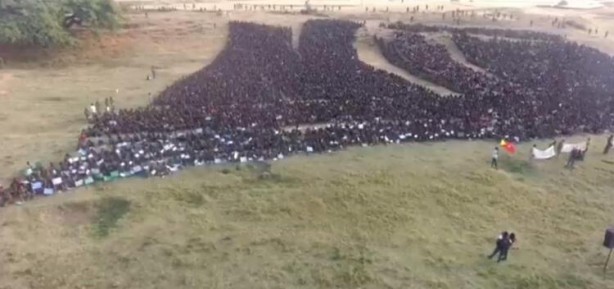 Foto - Binlerce asker esir düştü! Başbakan savaşmaya gitti