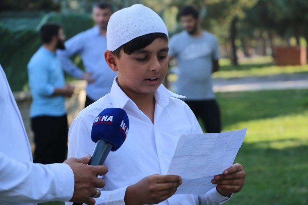 Foto - Gençlik 'namaz' ile diriliyor! Anne babalara seslendiler: Bizim cehennemde yanmamızı istemezsiniz değil mi?