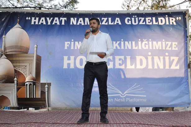 Foto - Binlerce çocuğun namazla buluşma sevinci! "Hiçbir virüs, namazsızlık virüsü kadar öldürücü değildir" ?