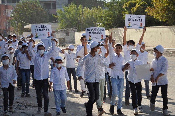 Foto - Binlerce çocuğun namazla buluşma sevinci! "Hiçbir virüs, namazsızlık virüsü kadar öldürücü değildir" ?