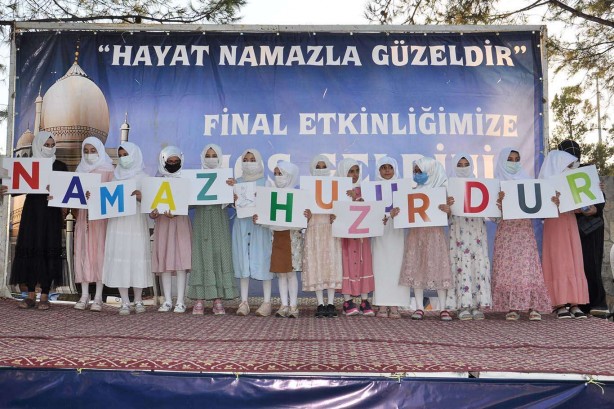 Foto - Binlerce çocuğun namazla buluşma sevinci! "Hiçbir virüs, namazsızlık virüsü kadar öldürücü değildir" ?