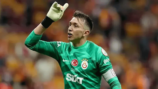 Foto - Binlerce kişi sağ bek tercihini konuşuyor! Muslera’nın en iyi 11’i sosyal medyayı salladı