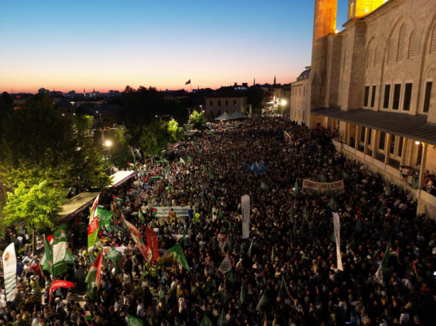Foto - Binlerce Müslüman Beyazıt Meydanı'nda haykırdı! Mescid-i Aksa özgür oluncaya kadar cihada devam