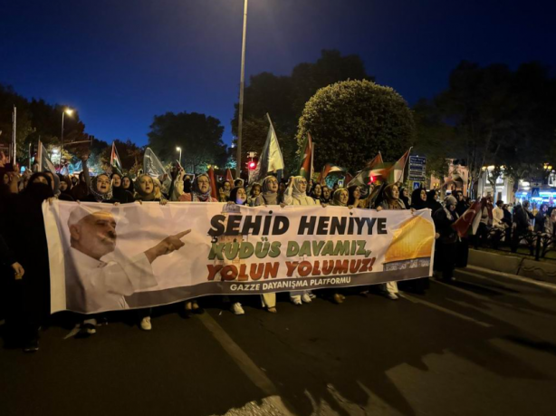 Foto - Binlerce Müslüman Beyazıt Meydanı'nda haykırdı! Mescid-i Aksa özgür oluncaya kadar cihada devam