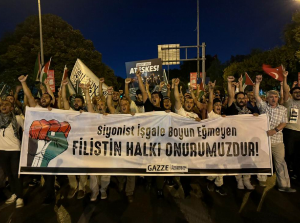 Foto - Binlerce Müslüman Beyazıt Meydanı'nda haykırdı! Mescid-i Aksa özgür oluncaya kadar cihada devam