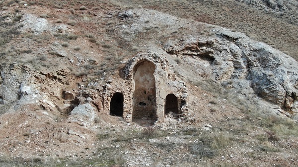 Foto - Binlerce yıldır ayakta! Turizme kazandırılmayı bekliyor