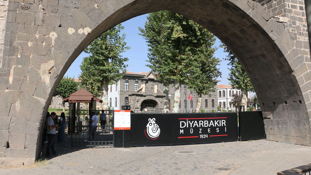 Foto - Binlerce yıllık miras gün yüzüne çıkıyor! Roma esintili ‘Sütunlu Yol’ inşası başladı