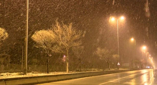 Foto - Bir anda bastırdı! Ankara'da gece kar sürprizi