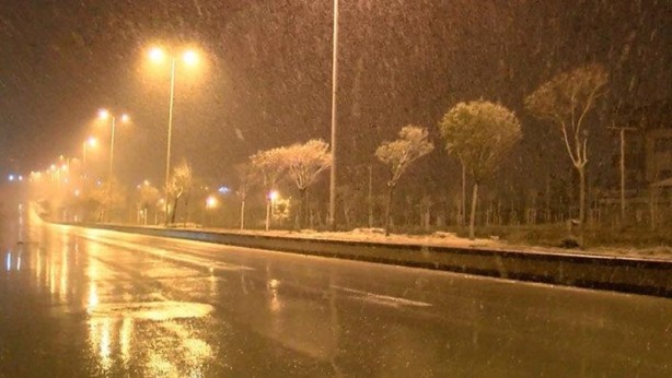 Foto - Bir anda bastırdı! Ankara'da gece kar sürprizi