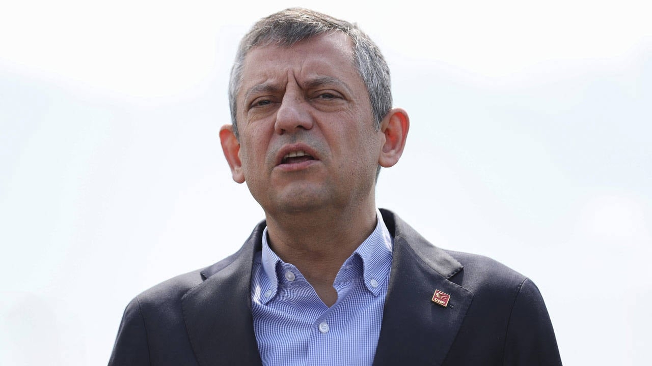 Foto - Bir anda önüne atladı! Özel’den o konuda çağrı isteyen genç, aldığı cevapla dumura uğradı 