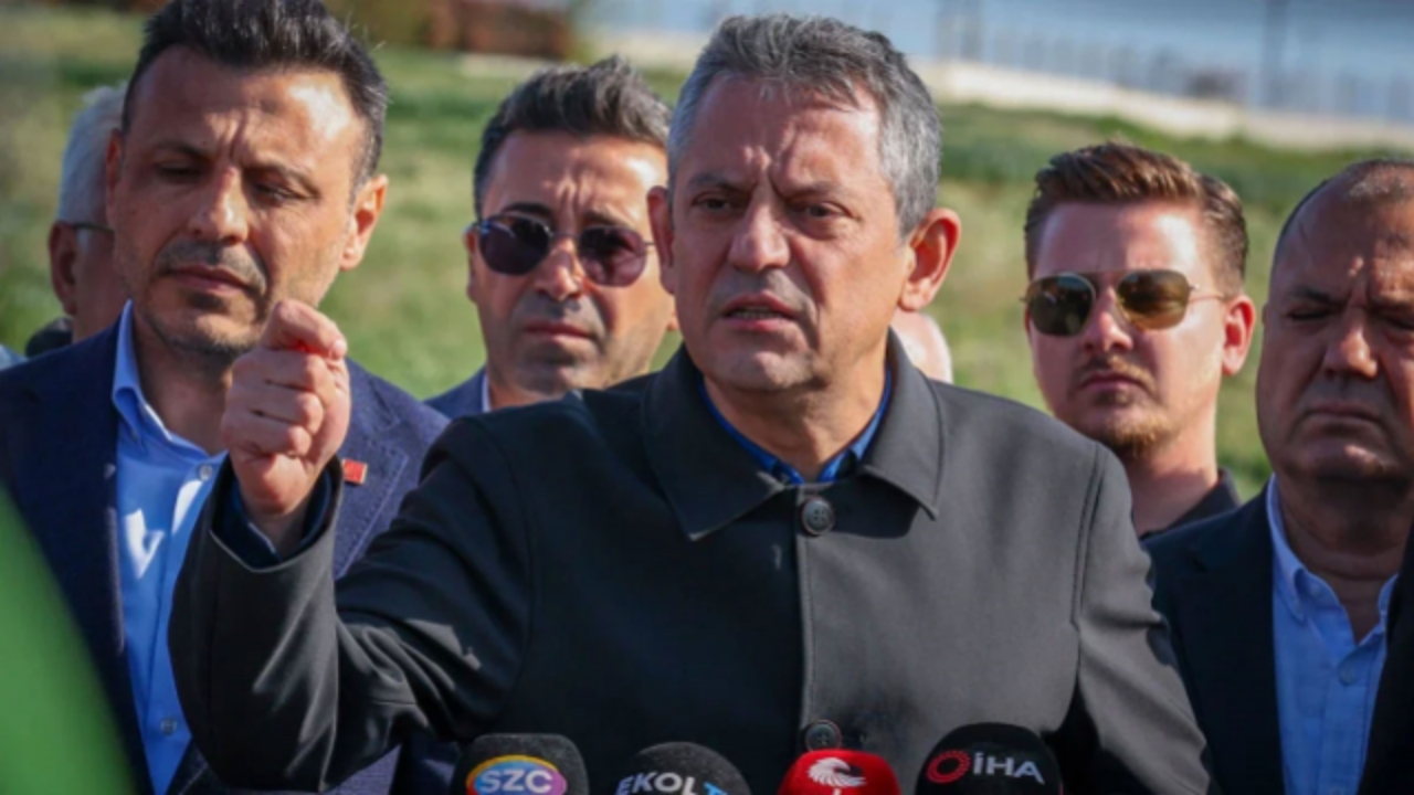 Foto - Bir anda önüne atladı! Özel’den o konuda çağrı isteyen genç, aldığı cevapla dumura uğradı 