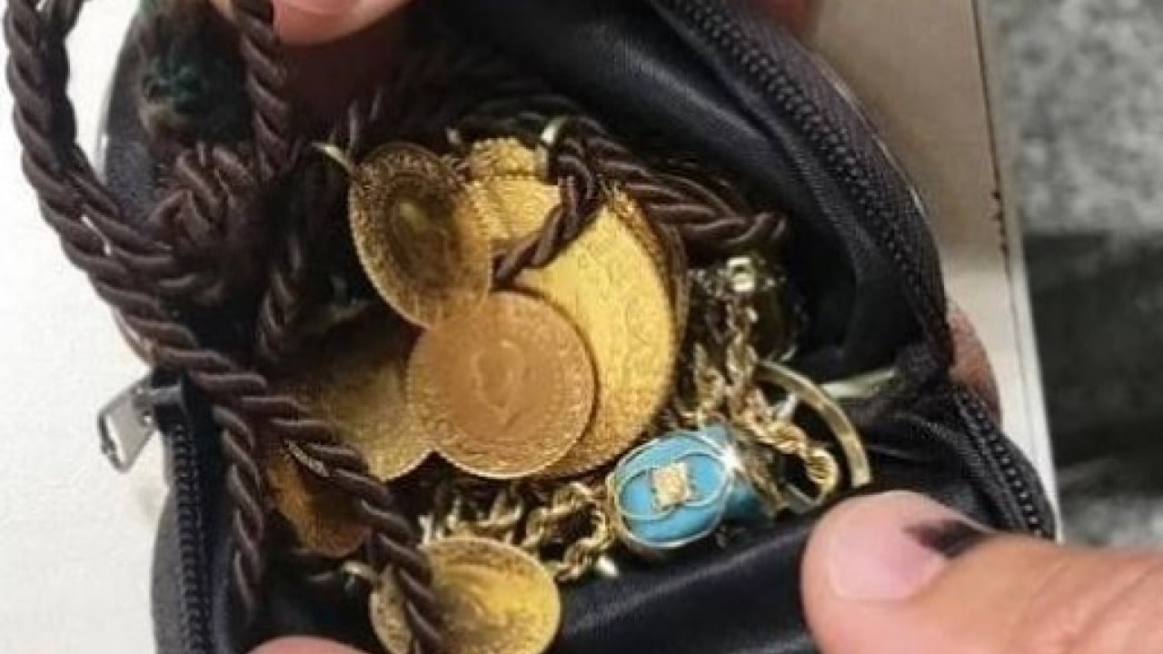 Bir anlık dalgınlık servetine mal oldu! Altın dolu çantayı bıraktığı yerde bulamadı