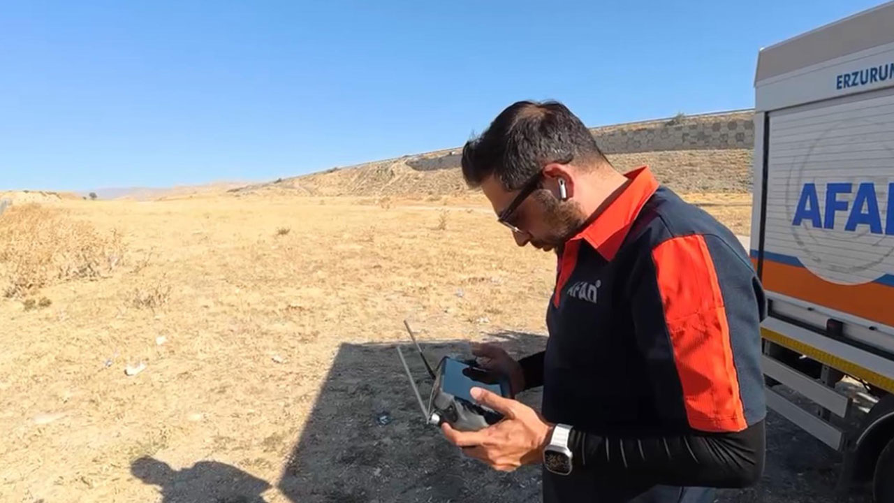 Foto - Bir anlık hata felakete dönüştü! Otomobil Karasu’ya uçtu