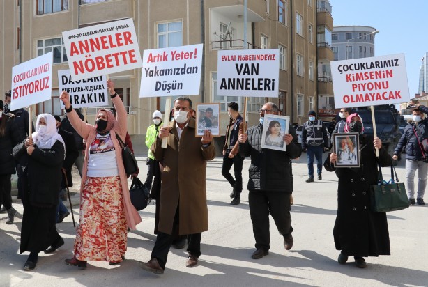 Bir annenin isyanı! 'Çocuğumun yemeğine ilaç katıp dağa kaldırdılar'