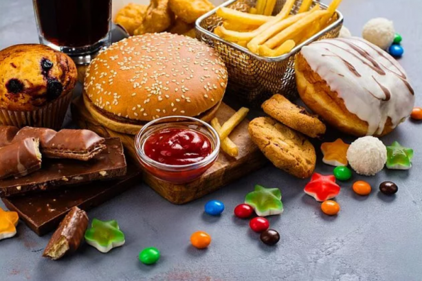 Foto - Bir ay boyunca hamburger ekmek yerseniz bakın ne oluyor! İngiliz doktor denedi... Şok oldu