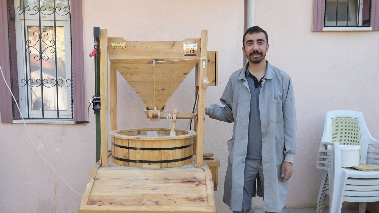 Foto - Bir ayda yapılıyor, yıllarca kullanılıyor! Taş değirmen geleneği 21. yüzyıla taşınıyor