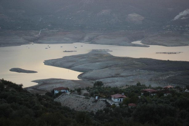 Foto - Bir baraj daha alarm veriyor! Korkutan görüntü
