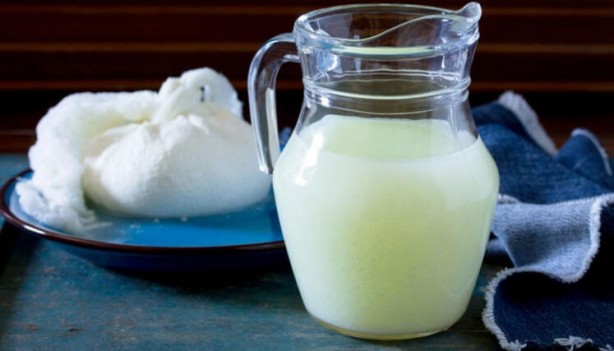 Foto - Bir bardak peynir suyu içmenin muhteşem faydası