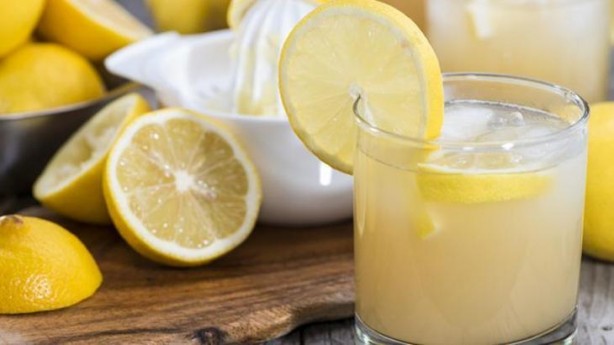 Foto - Bir bardak suya limon sıkın ve mucizevi olaya tanık olun! Bu karışım şok edecek