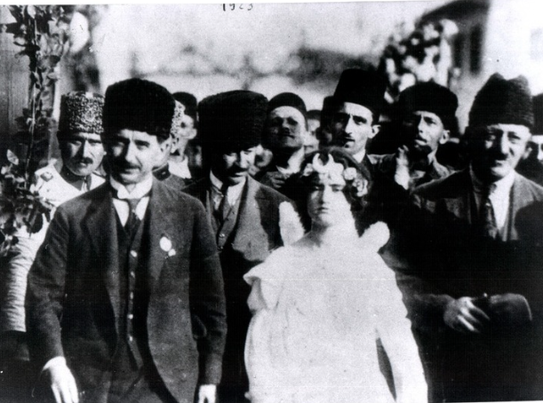Foto - Bir başka açıdan Lozan! "Yurtta sulh, cihanda sulh" mu? "Hazır ol cenge ister isen sulh u salâh"mı?