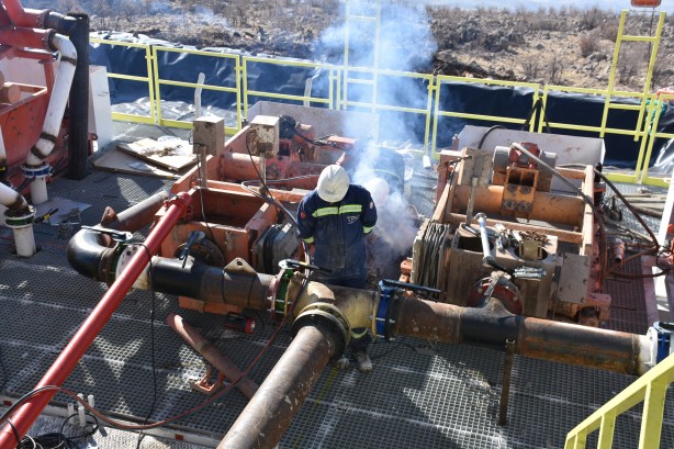 Foto - Bir bölgede daha petrol müjdesi! Vali duyurdu: Sondaj başladı