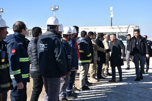 Foto - Bir bölgede daha petrol müjdesi! Vali duyurdu: Sondaj başladı