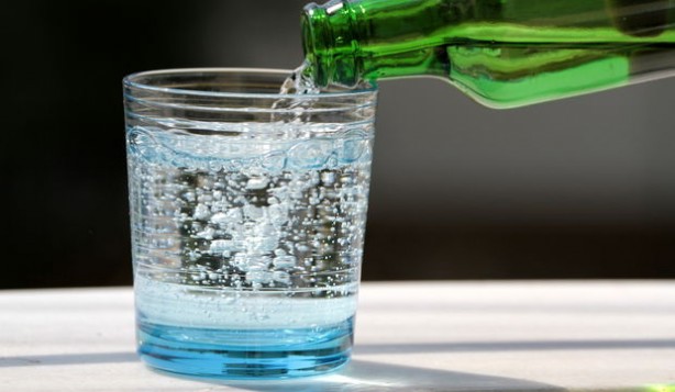 Foto - Bir bu eksikti! Yemekten sonra maden suyu içenler artık iki kere düşünecek! Öyle bir şeye sebep oluyormuş ki...