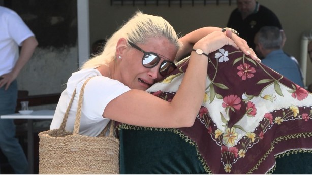 Foto - Küçükçekmece'de nişanlısı tarafından öldürülen Gönül Er son yolculuğuna uğurlandı