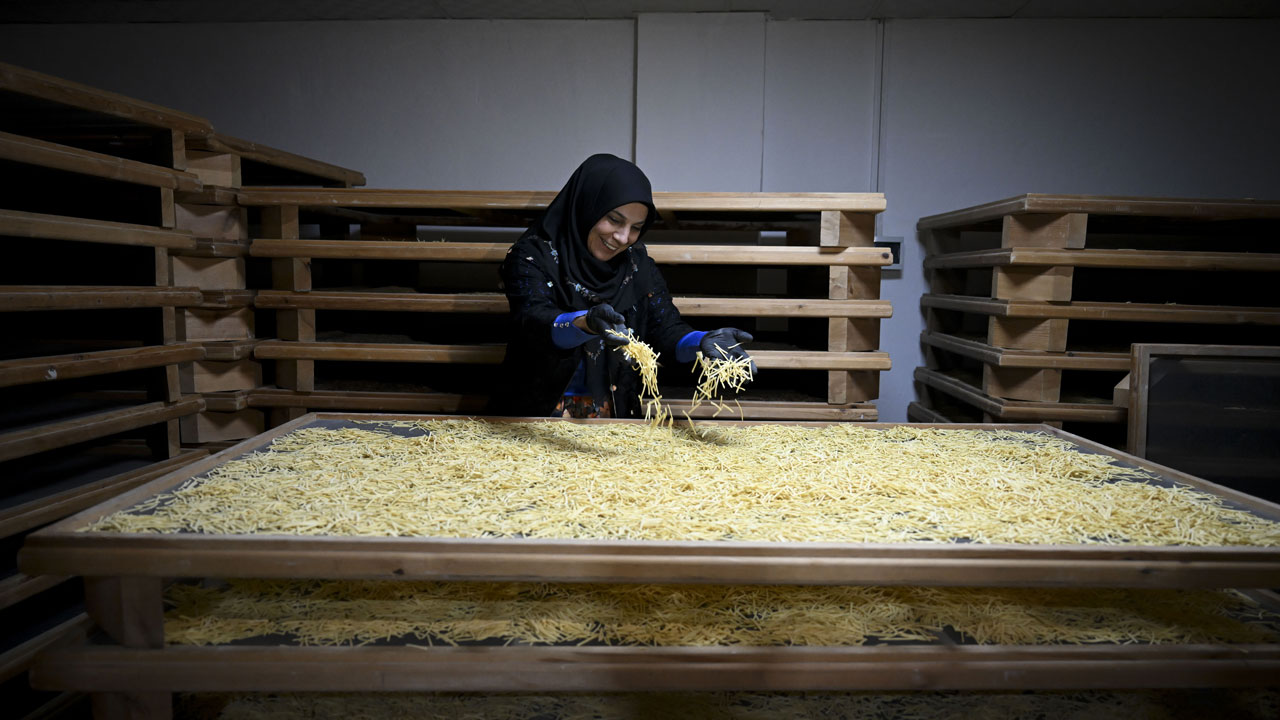 Bir çuval unla başladılar... 9 kadının kurduğu kooperatif dünyaya açıldı
