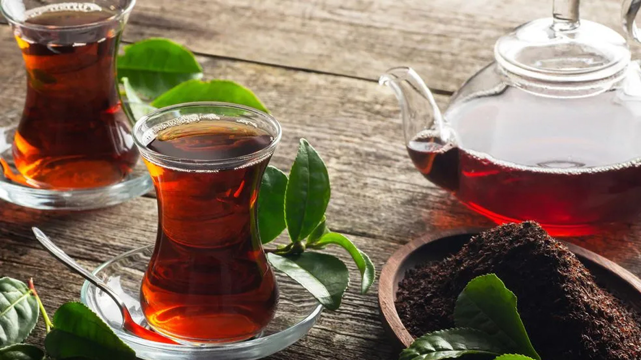 Bir de böyle deneyin! Çayın lezzetini iki katına çıkaran lezzet açıklandı