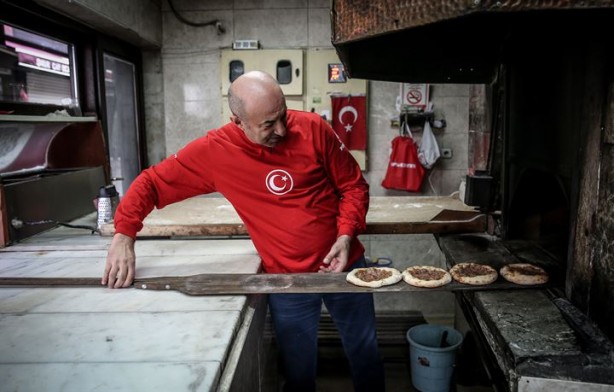 Foto - Bir defada 10 tane yiyenden ücret almıyor