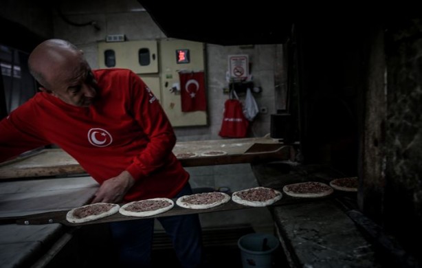 Foto - Bir defada 10 tane yiyenden ücret almıyor