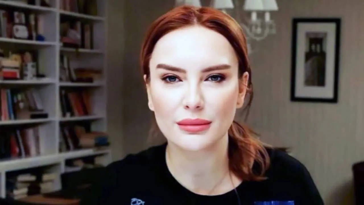 Foto - Bir dönem AK Parti’ye yanaşmaya çalışan Bahar Feyzan’dan PKK’nın silah bırakmasıyla ilgili skandal sözler! Tepki yağıyor 