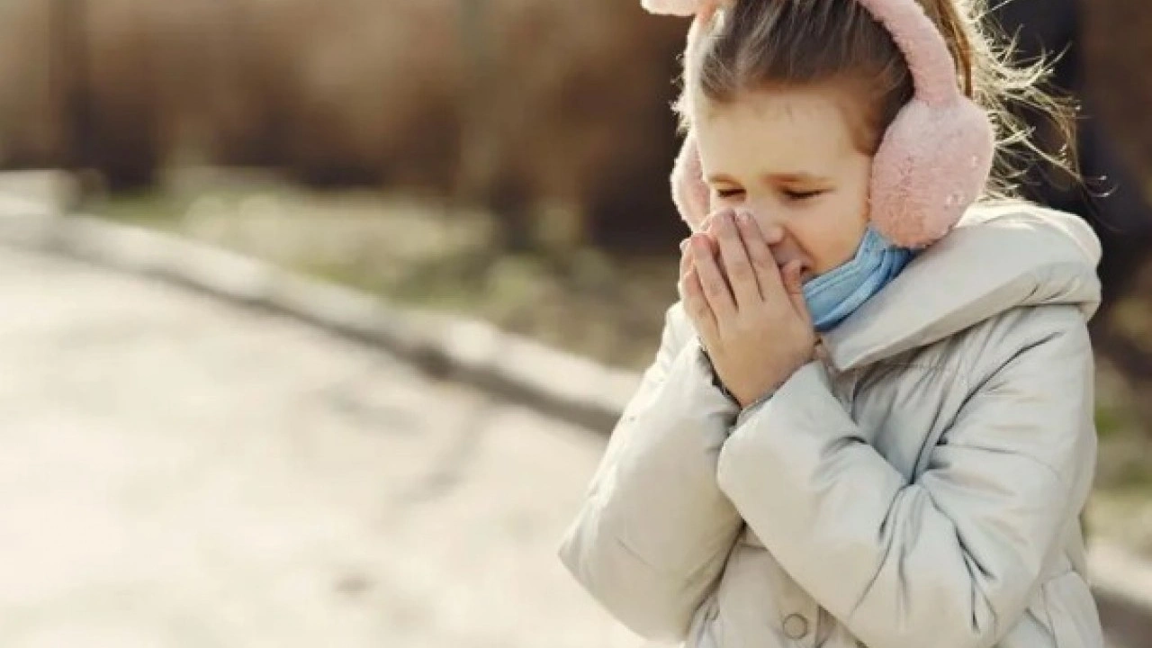 Foto - Bir efane daha çürüdü: Gözleriniz açık hapşırırsanız ne olur?